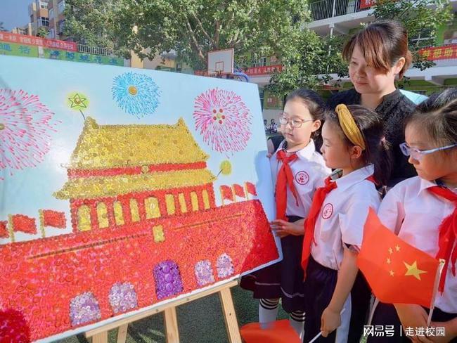 筑路架桥建高铁  老区发展添动力