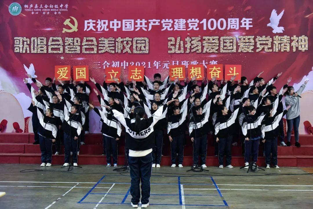 拔罐后看一下是粉红色一团，第二天颜色变了