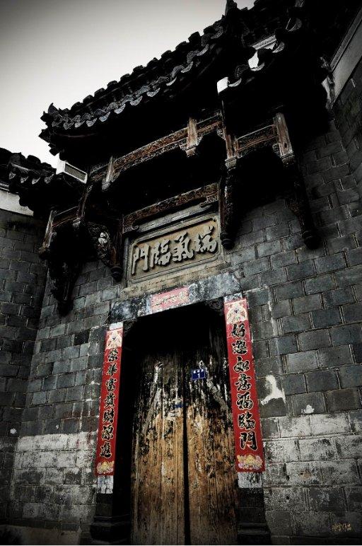妻子婚内出轨4个月内给情人转账5.8万元 丈夫起诉返还,法院判了