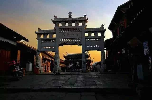 美人鱼游玩
