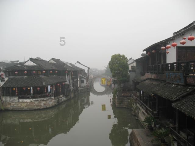 比亚迪F三钥匙一打开来灯就亮是什么问题？游戏画面